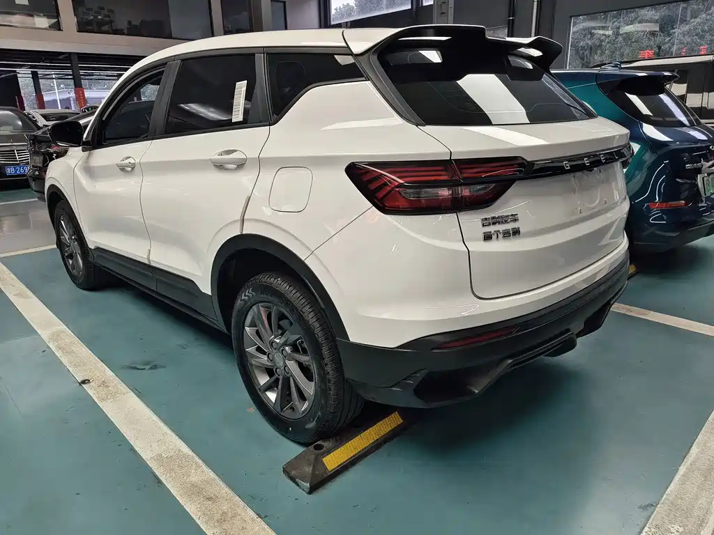 Geely Binyue — миниатюра 9