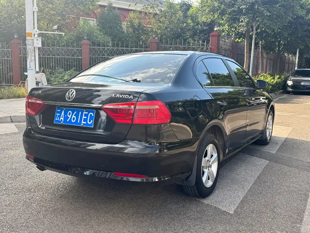 Volkswagen Lavida — миниатюра 6