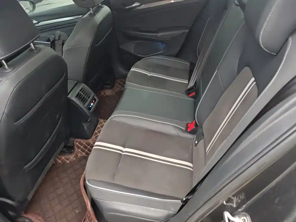 Volkswagen Golf — миниатюра 22