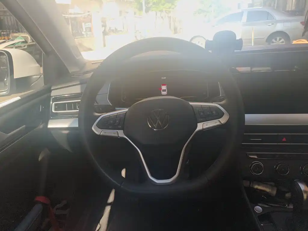 Volkswagen Lavida — миниатюра 3