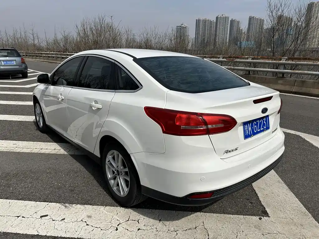 Ford Focus — миниатюра 8