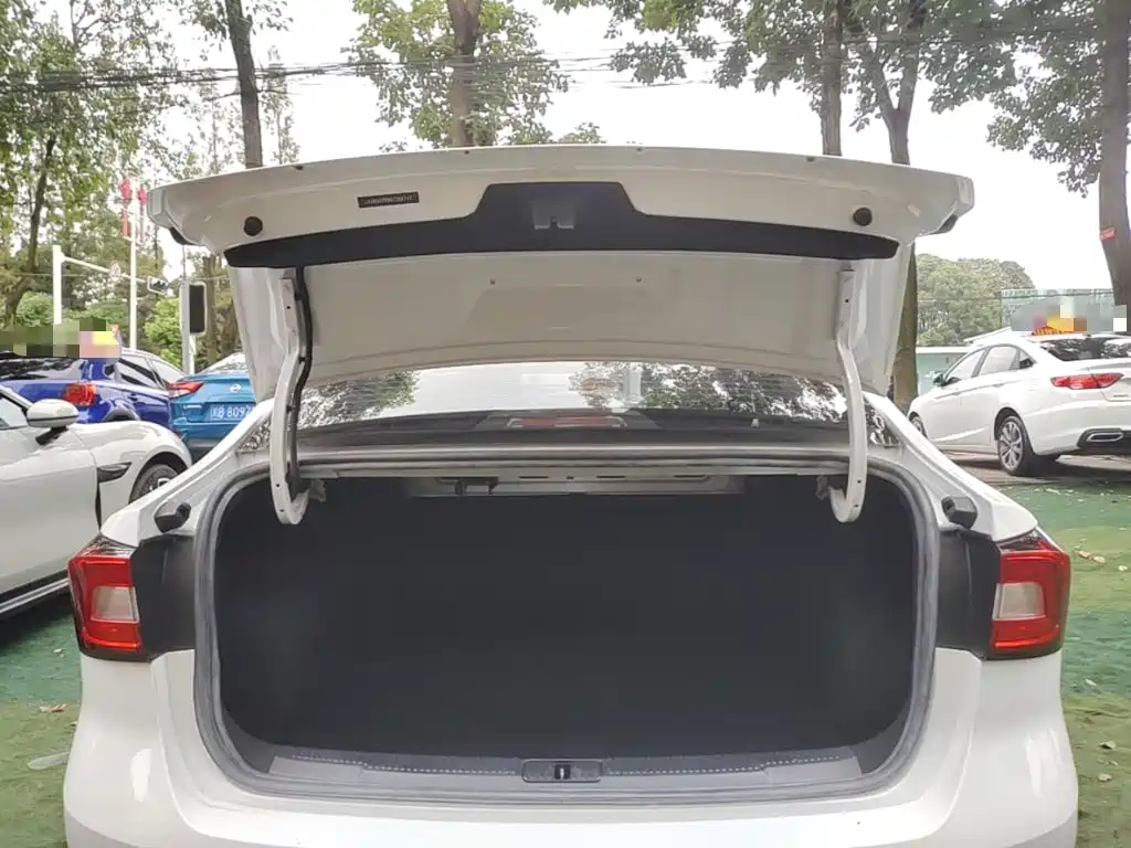 Roewe i5 — миниатюра 19