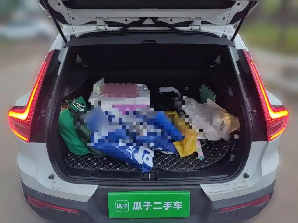 Volvo XC40 — миниатюра 10