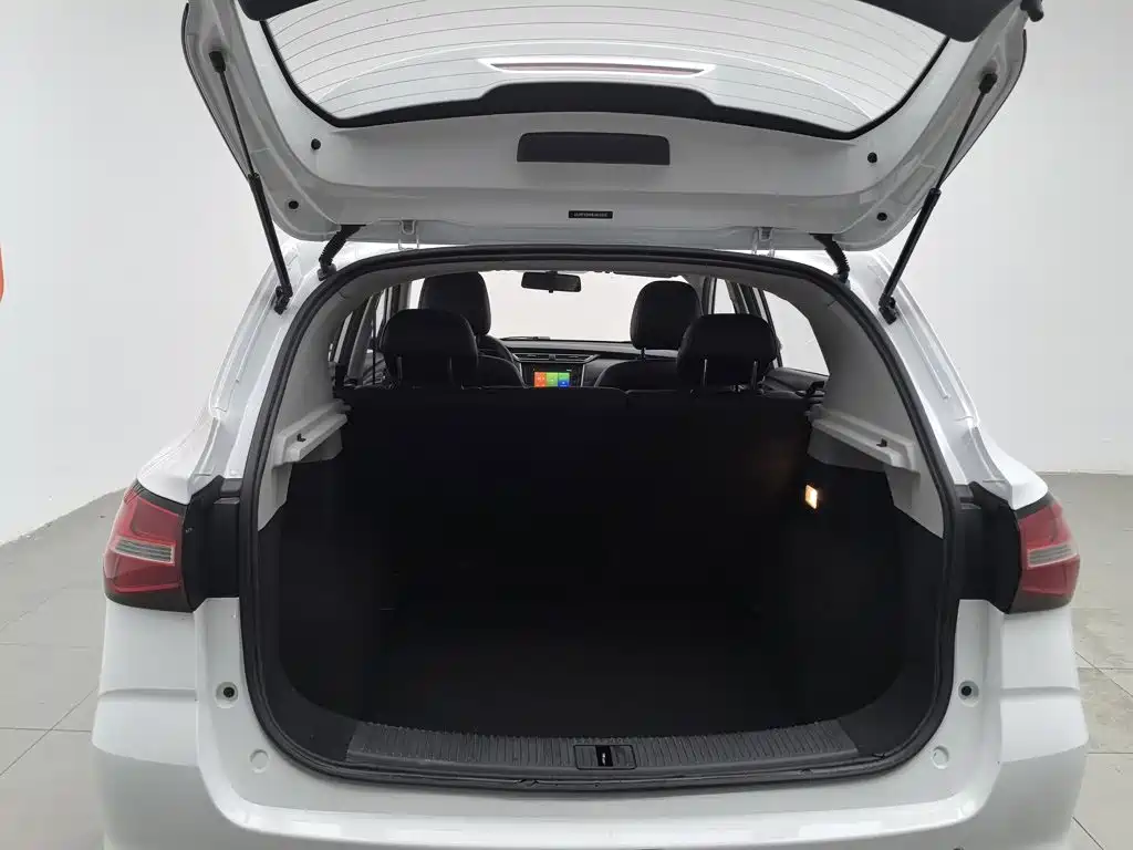 Roewe RX3 — миниатюра 16
