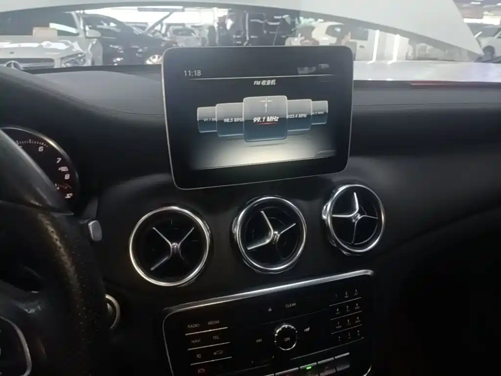 Mercedes-Benz GLA — миниатюра 13