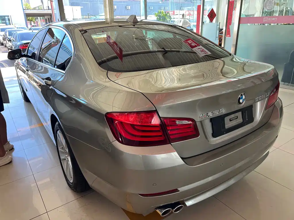 BMW 5 Series — миниатюра 6