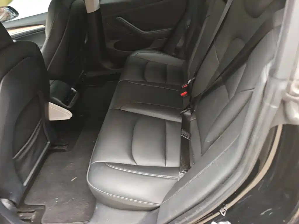 Tesla Model 3 — миниатюра 17