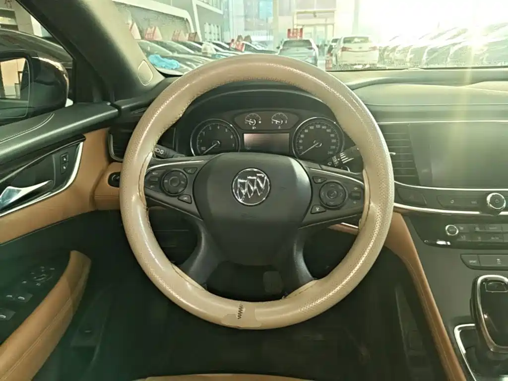 Buick LaCrosse — миниатюра 11