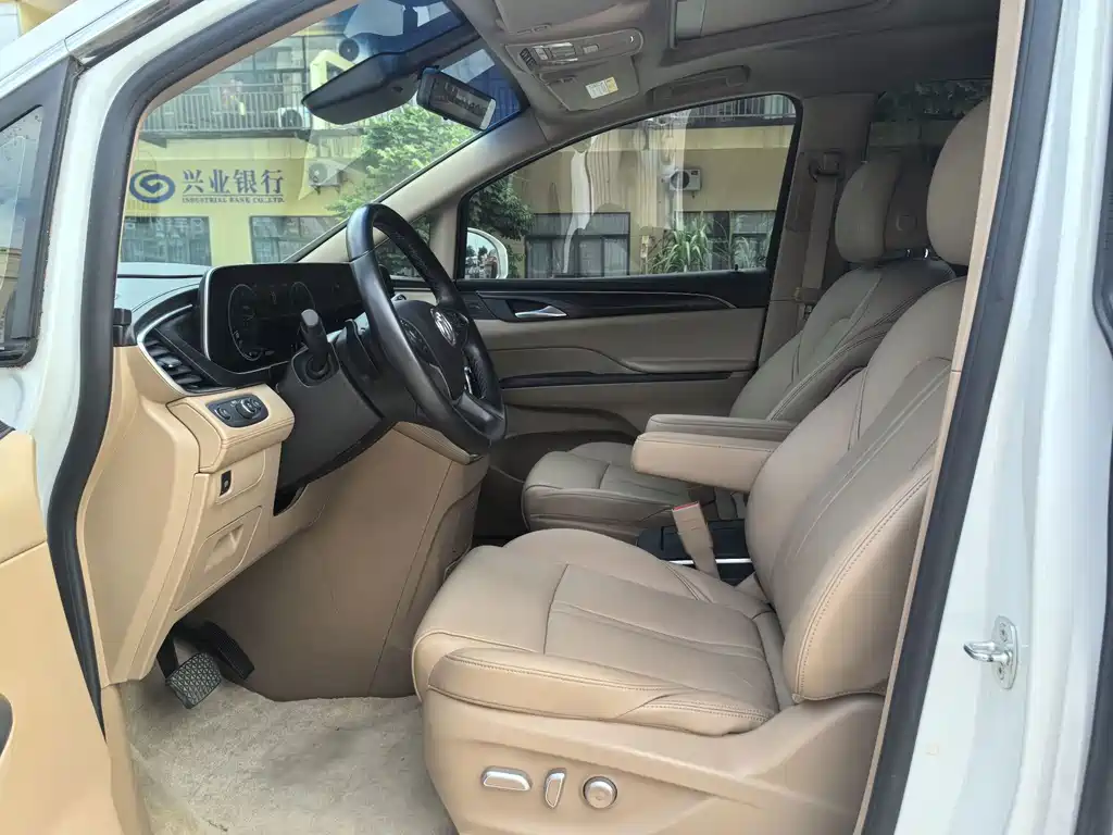 Buick GL8 — миниатюра 8