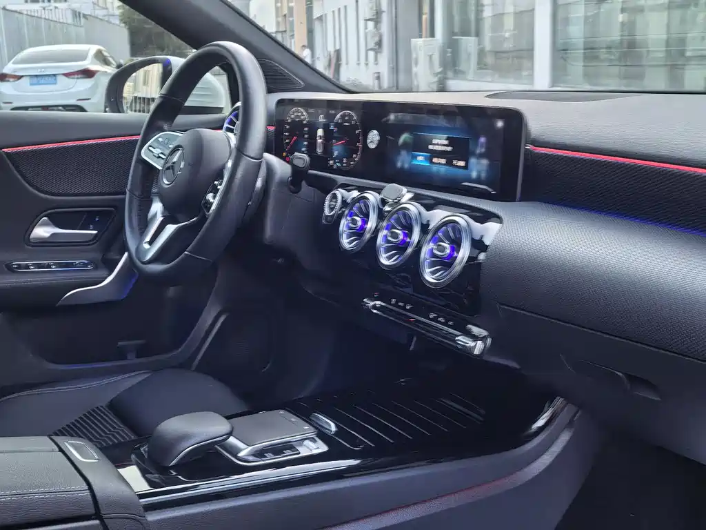 Mercedes-Benz A-Class (Import) — миниатюра 12