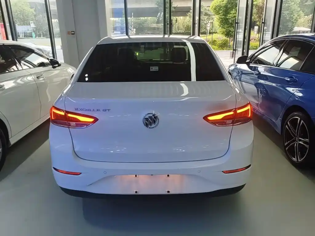 Buick Excelle — миниатюра 6