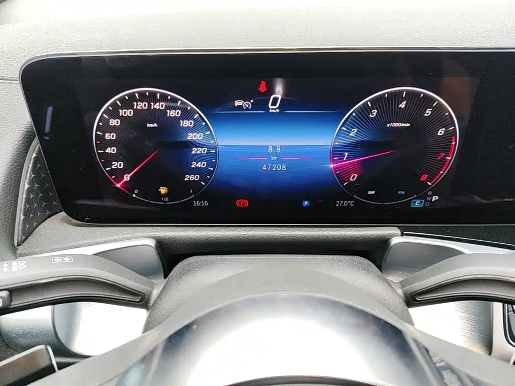 Mercedes-Benz GLB — миниатюра 16