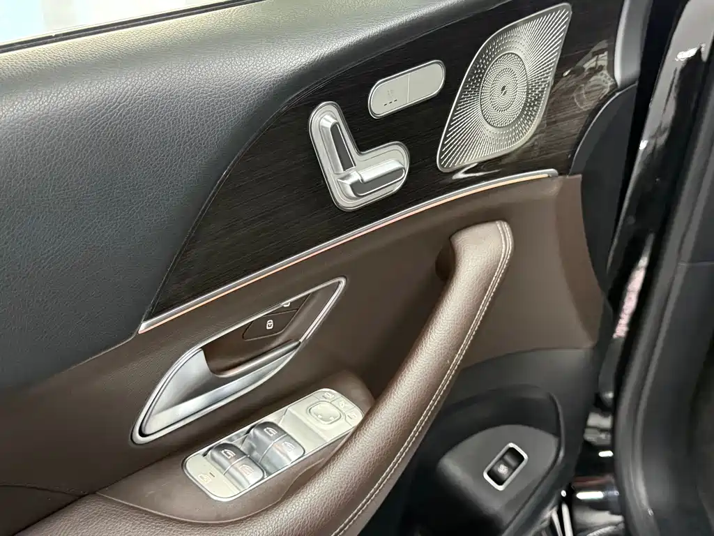 Mercedes-Benz GLE (Import) — миниатюра 5