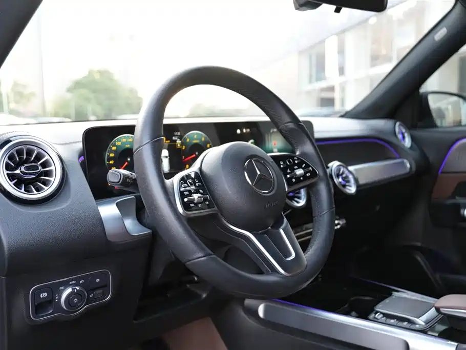 Mercedes-Benz GLB — миниатюра 16
