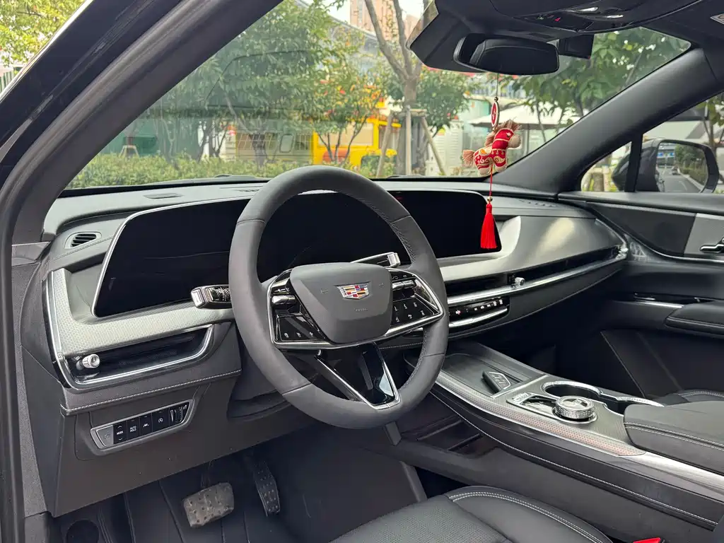 Cadillac XT5 — миниатюра 11