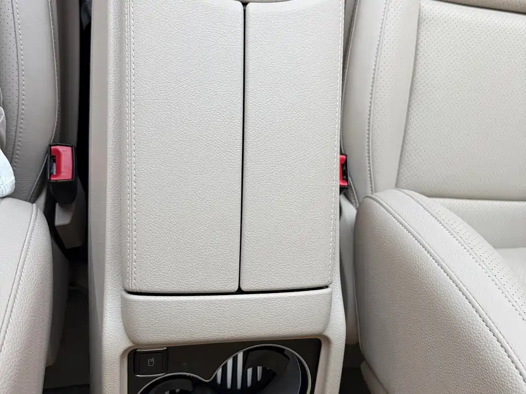 Mercedes-Benz V-Class — миниатюра 8