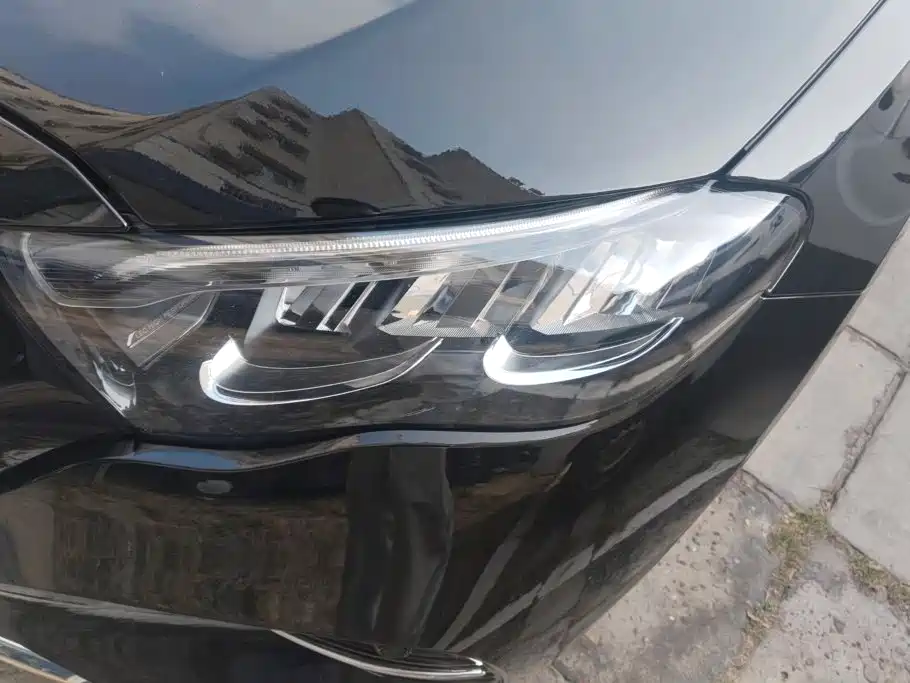 Mercedes-Benz E-Class — миниатюра 4