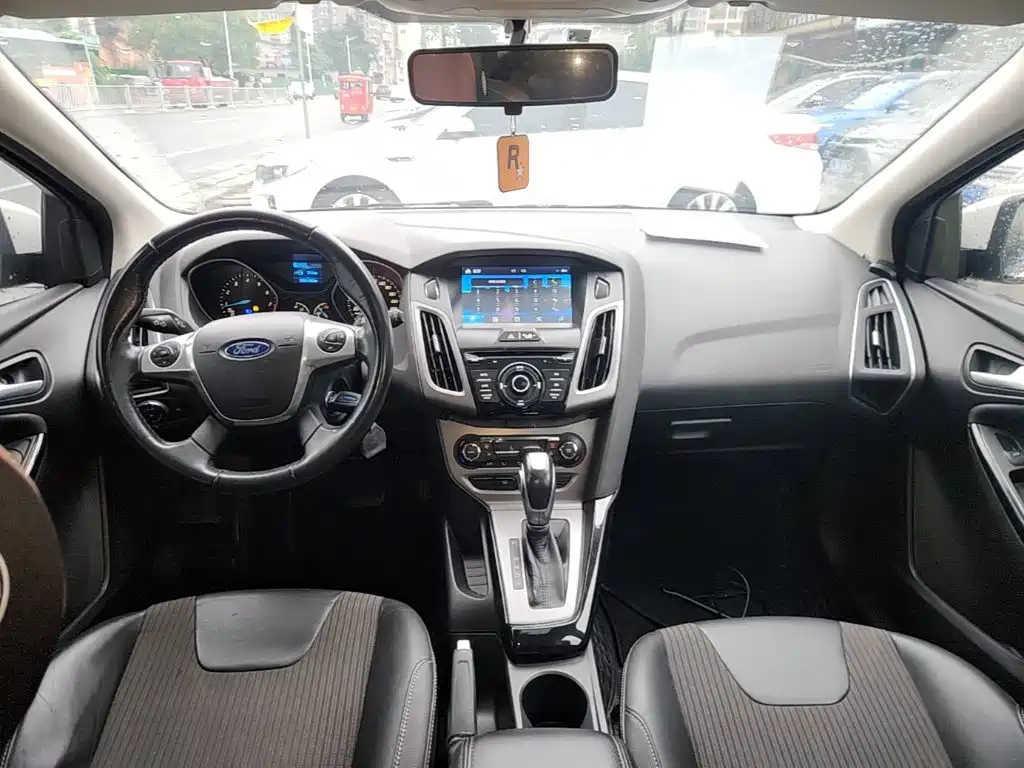 Ford Focus — миниатюра 10