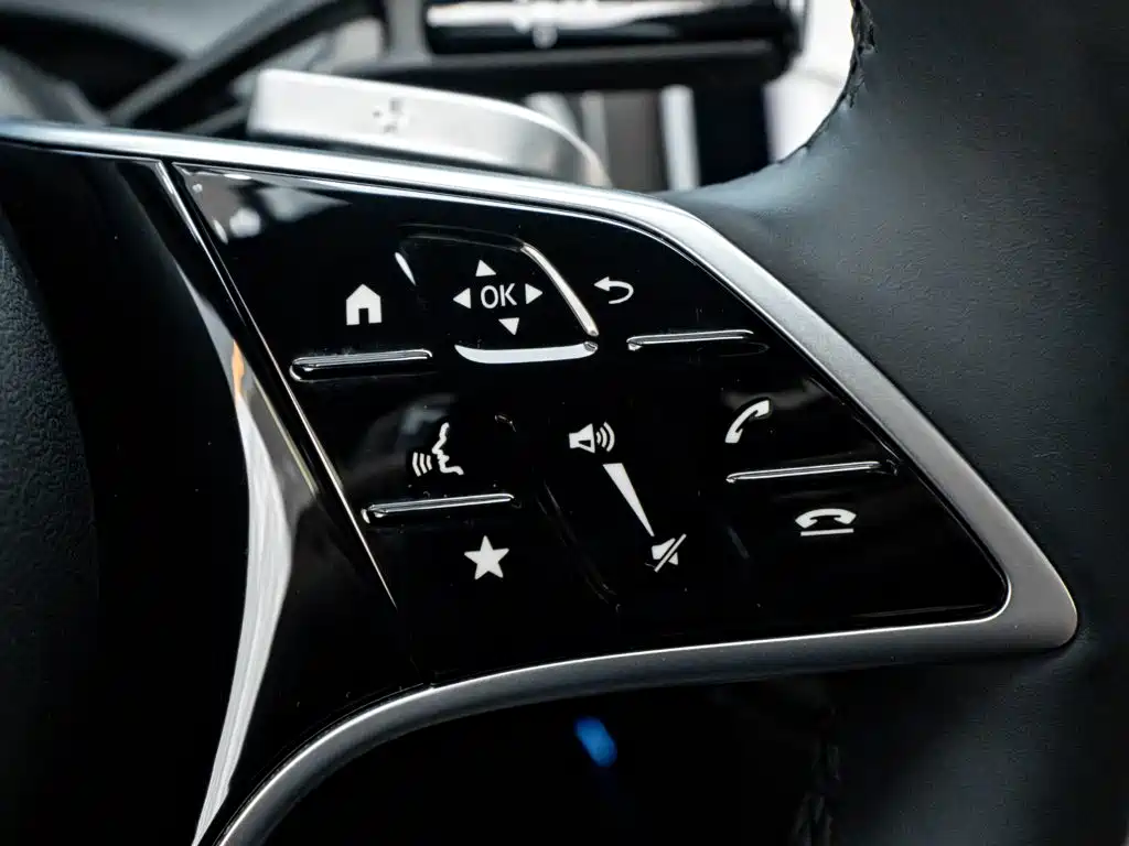 Mercedes-Benz E-Class — миниатюра 18