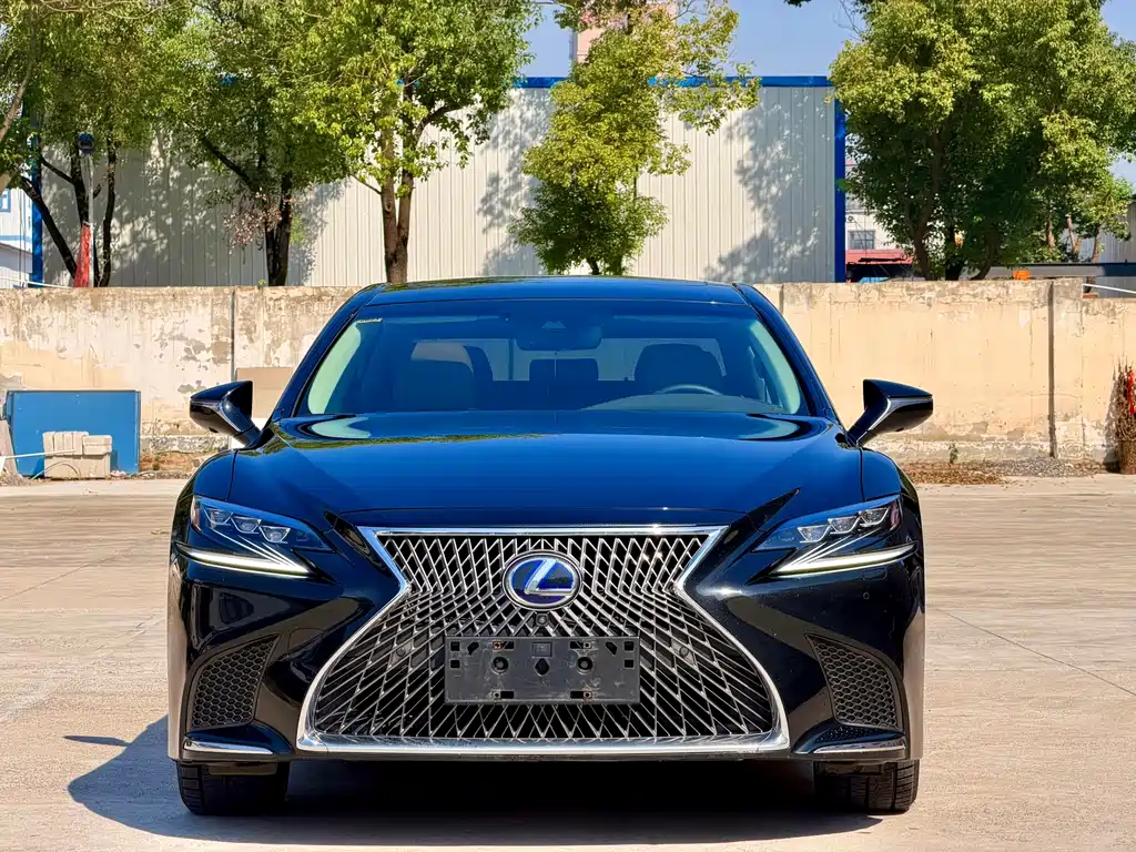 Lexus LS — миниатюра 2