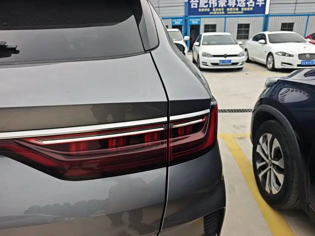 BYD PLUS New Energy — миниатюра 8
