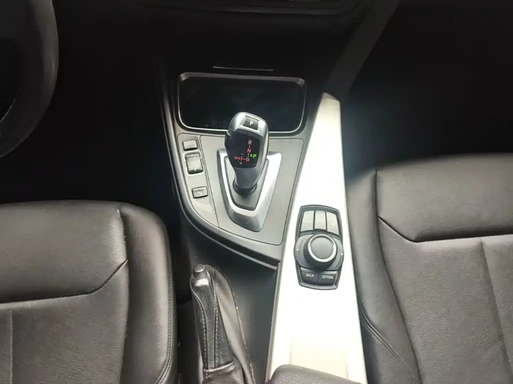 BMW 3 Series — миниатюра 14