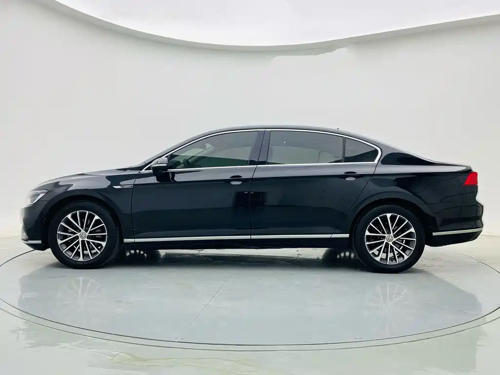 Volkswagen Magotan — миниатюра 4