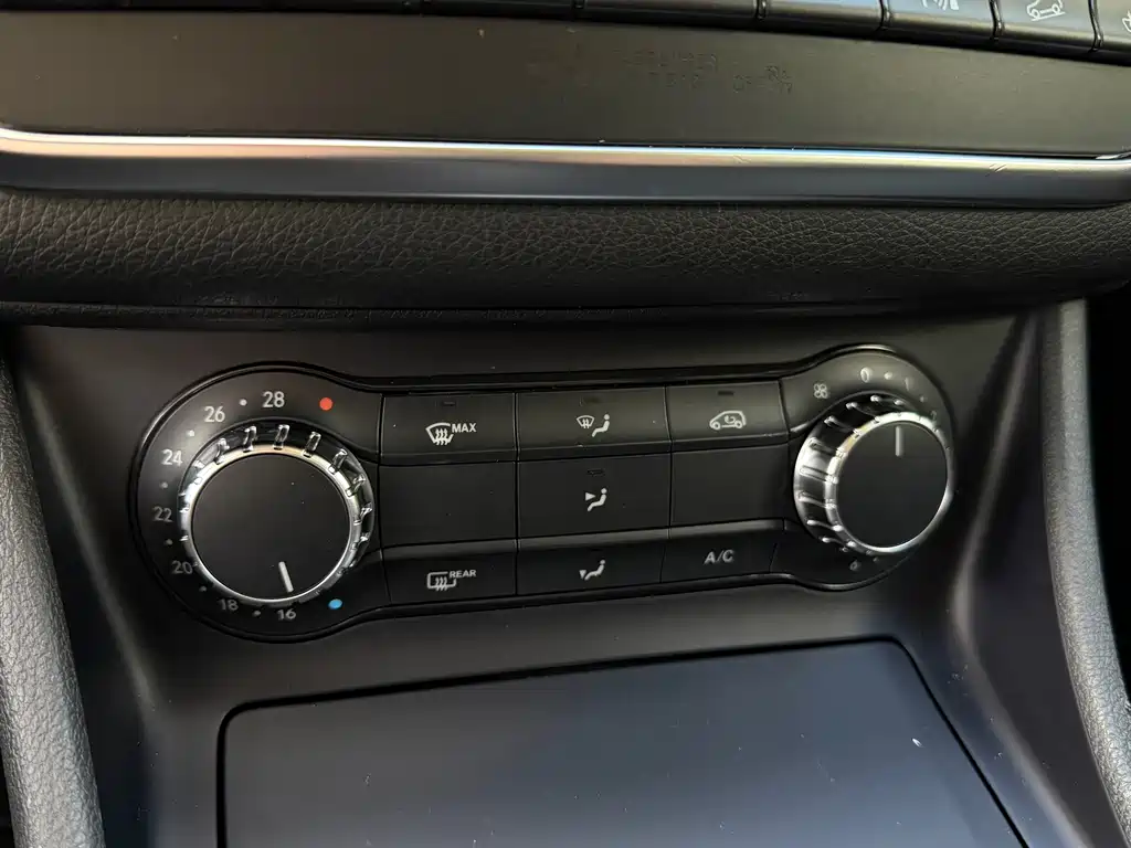 Mercedes-Benz GLA — миниатюра 12