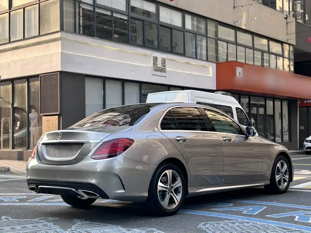 Mercedes-Benz C-Class — миниатюра 6