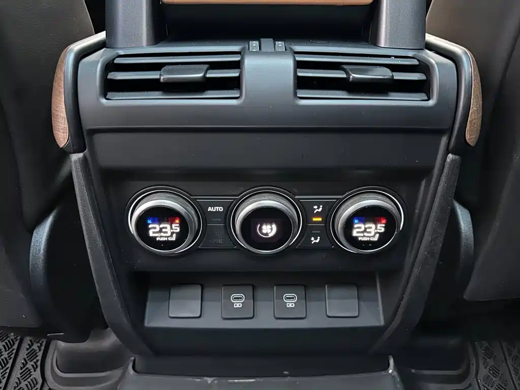 Land Rover Defender — миниатюра 15