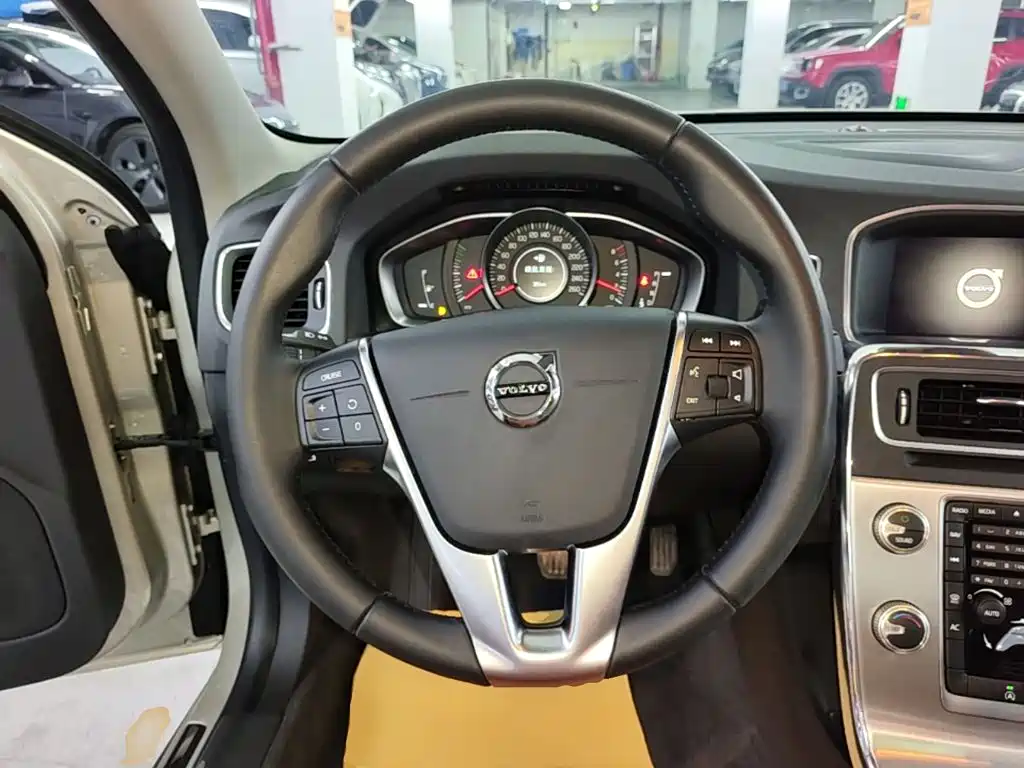 Volvo S60 — миниатюра 11