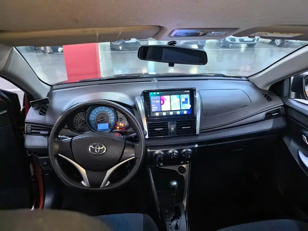 Toyota Yaris L — миниатюра 10