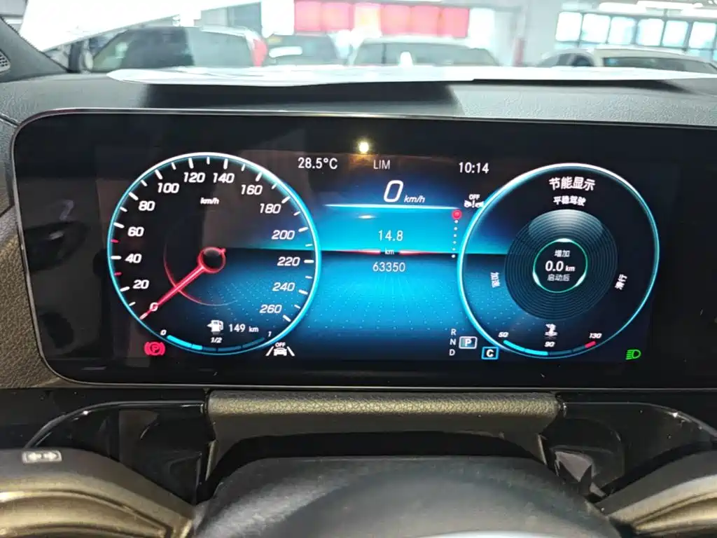 Mercedes-Benz GLA — миниатюра 12