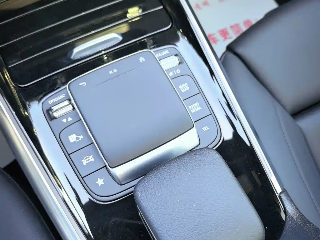 Mercedes-Benz GLA — миниатюра 17