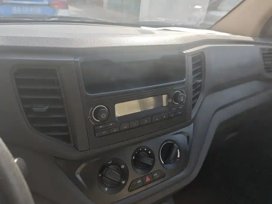 Wuling Hongguang V — миниатюра 13