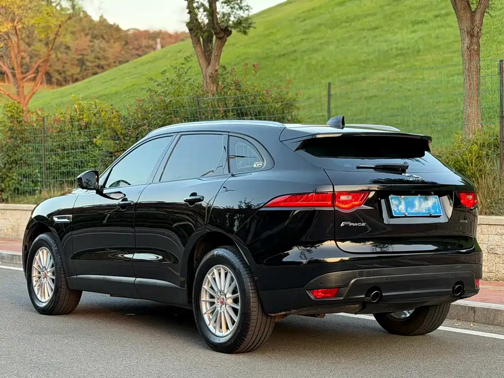 Jaguar F-PACE — миниатюра 4
