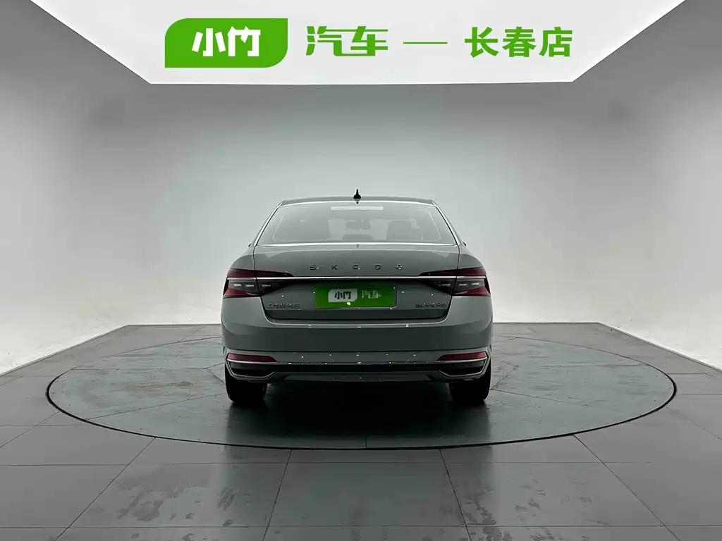 Skoda Superb — миниатюра 4