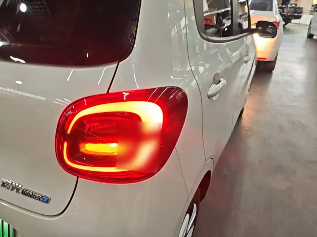Wuling MINIEV — миниатюра 8