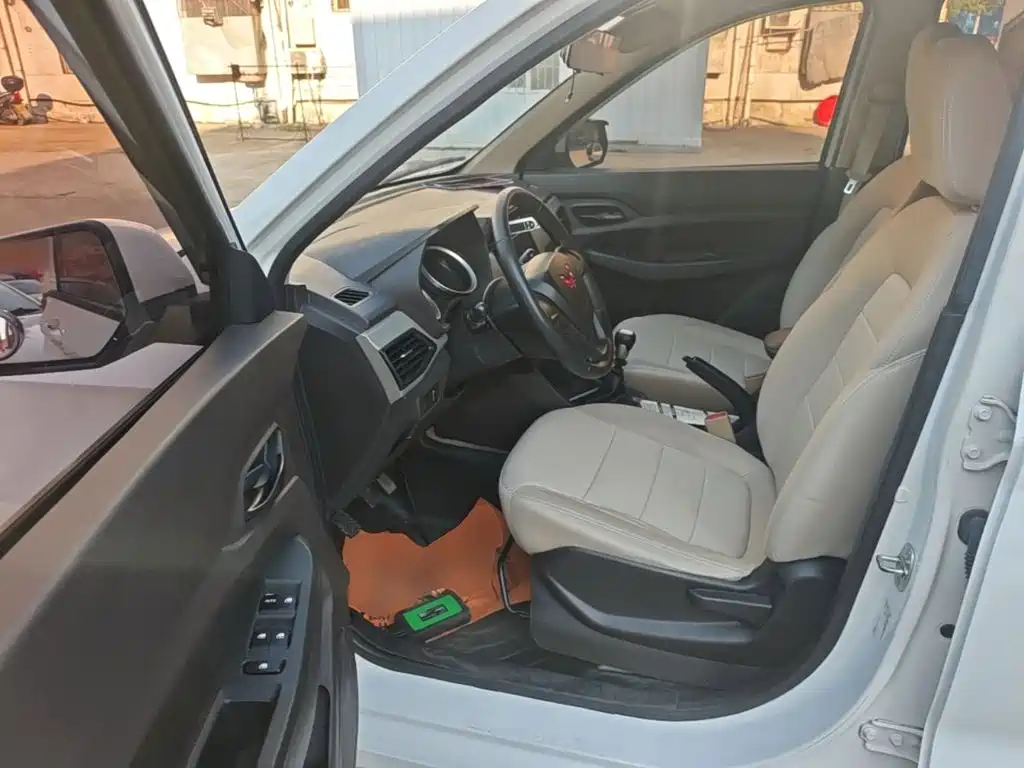 Wuling Hongguang — миниатюра 16