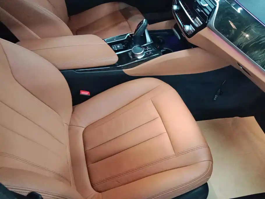 BMW 5 Series — миниатюра 8