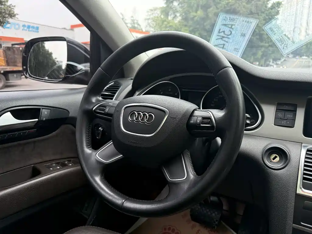 Audi Q7 — миниатюра 9