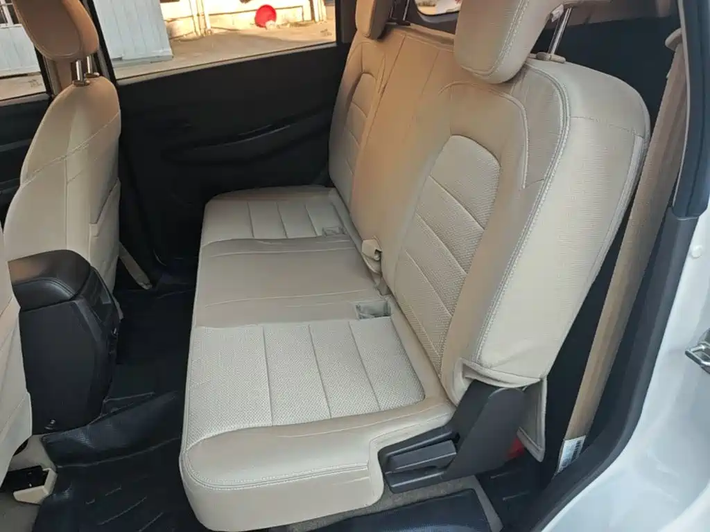 Wuling Hongguang — миниатюра 17