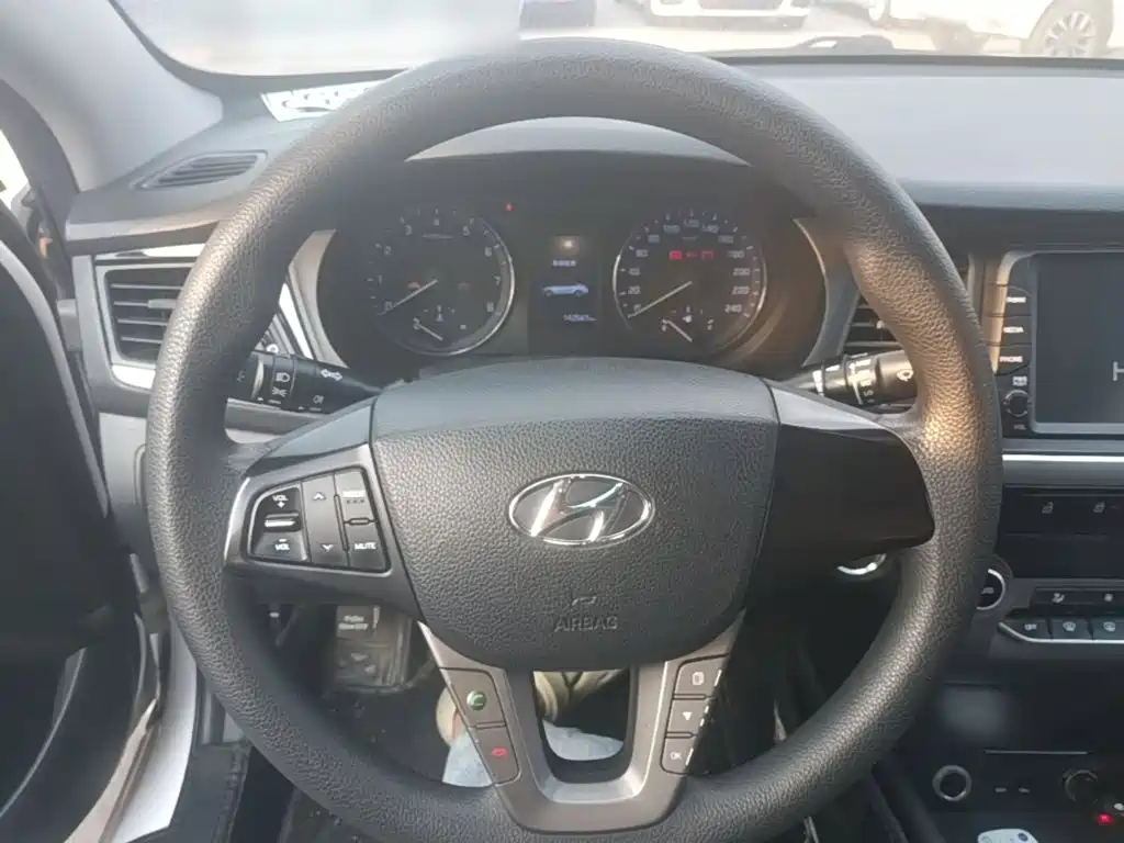 Hyundai Mistra — миниатюра 11
