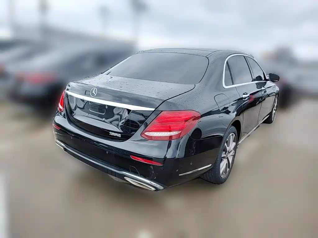 Mercedes-Benz E-Class — миниатюра 10