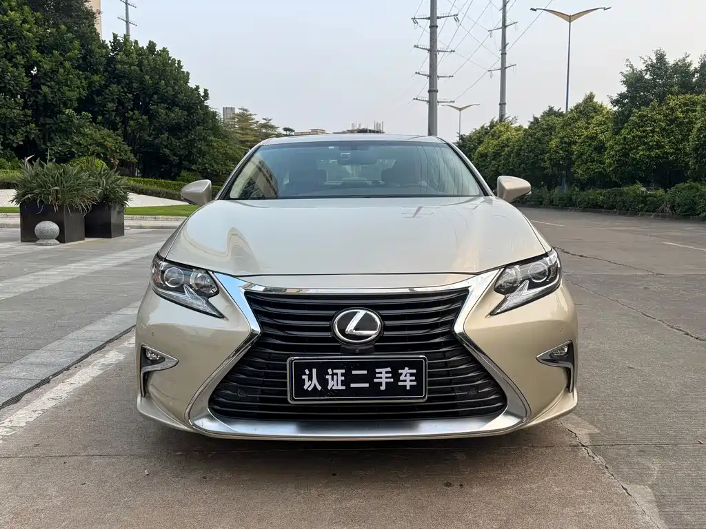 Lexus ES — миниатюра 2