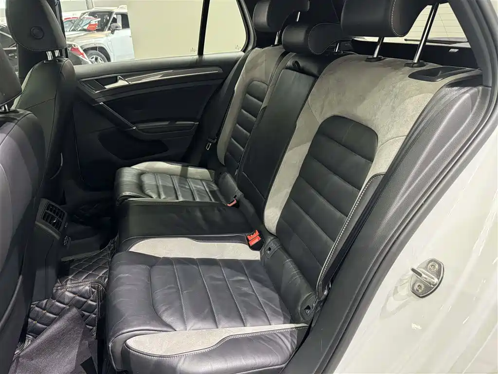 Volkswagen Golf — миниатюра 21