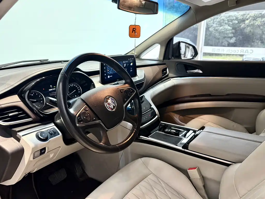 Buick GL8 — миниатюра 2