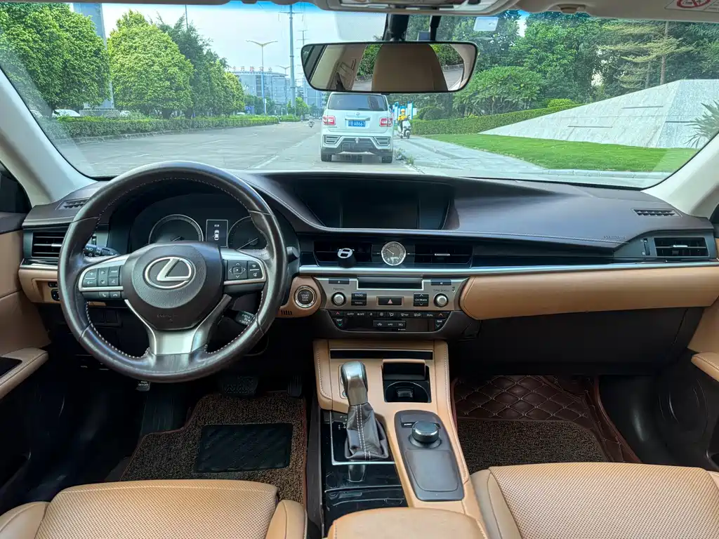 Lexus ES — миниатюра 8