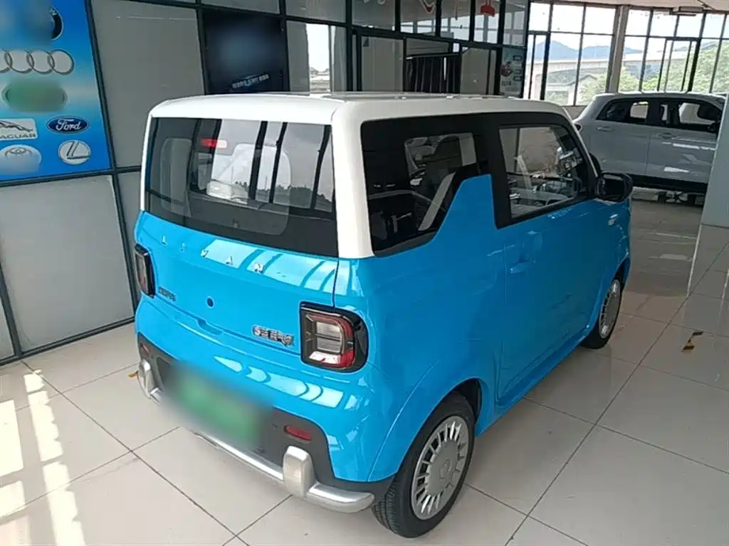 Livan Ruilan Blue Balloon