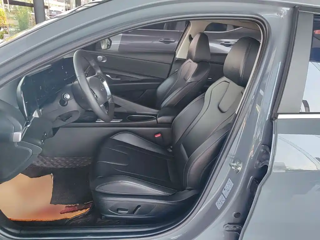 Hyundai Elantra — миниатюра 15